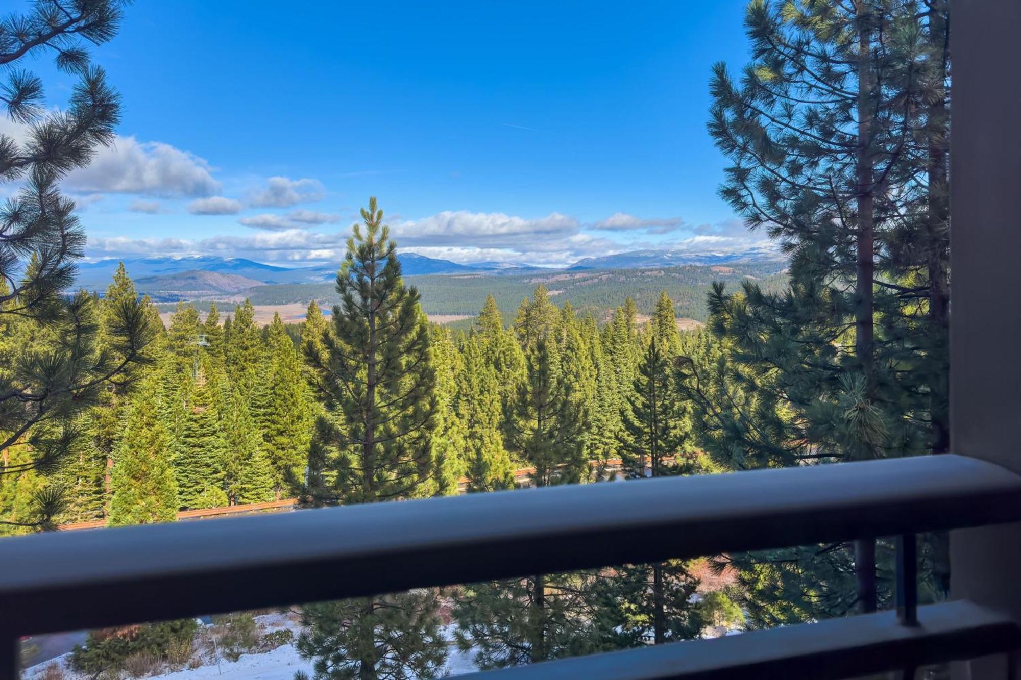 The Ritz-carlton, Tahoe Hotel