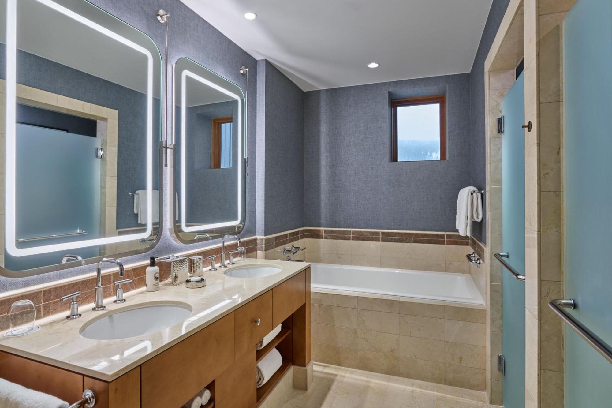 The Ritz-carlton, Tahoe 5*
