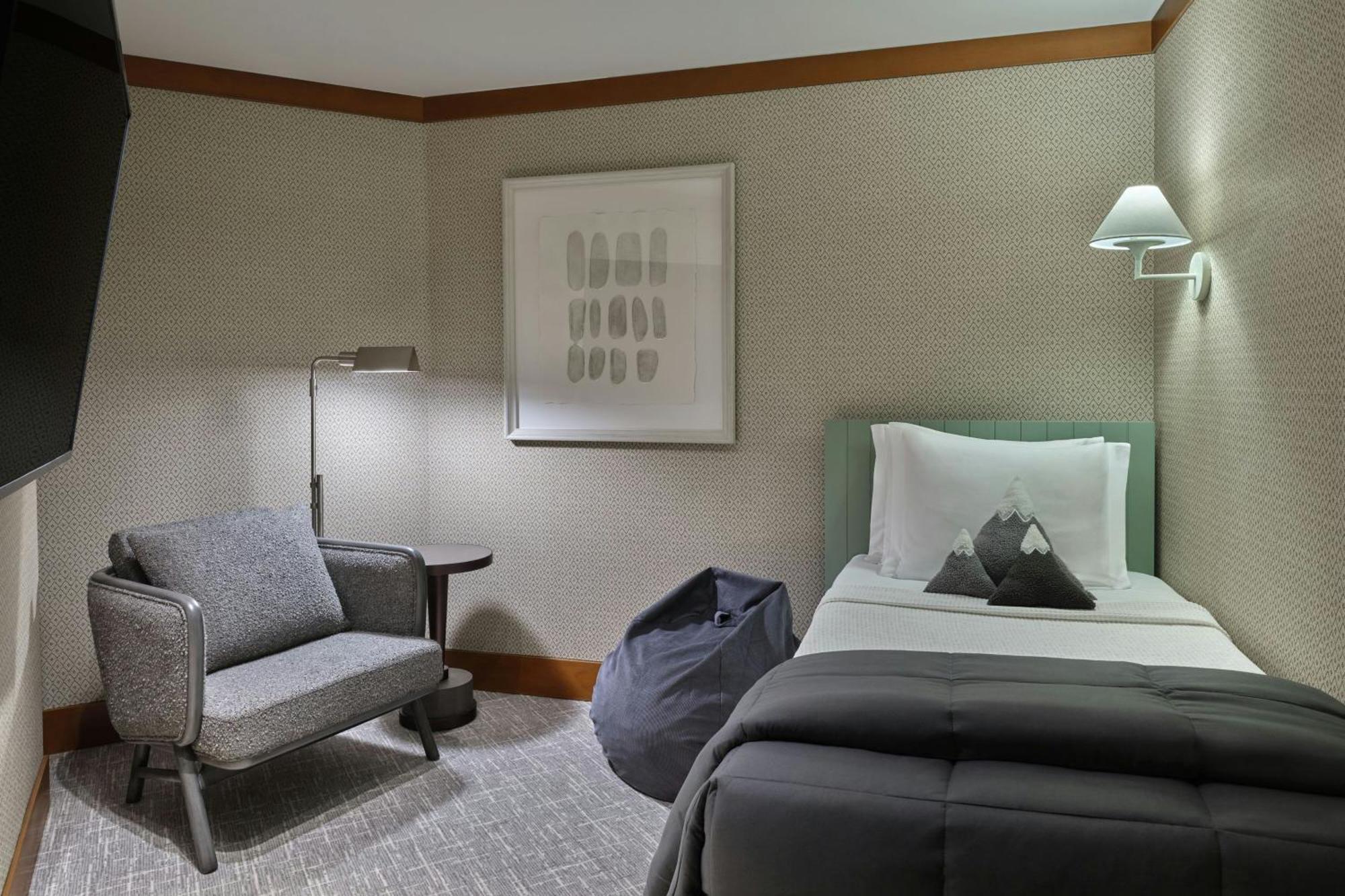 The Ritz-carlton, Tahoe Hotel Truckee